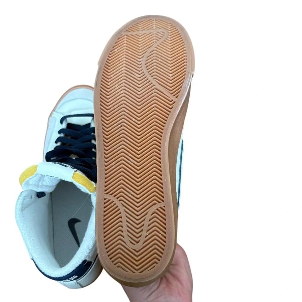 Nike Blazer Mid 77‎ Sneakers Sail Navy Gum Sole Mens 7.5 Women's 9 DQ7672-100